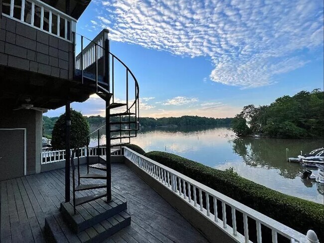 Primary Photo - 9808 Emerald Point Dr