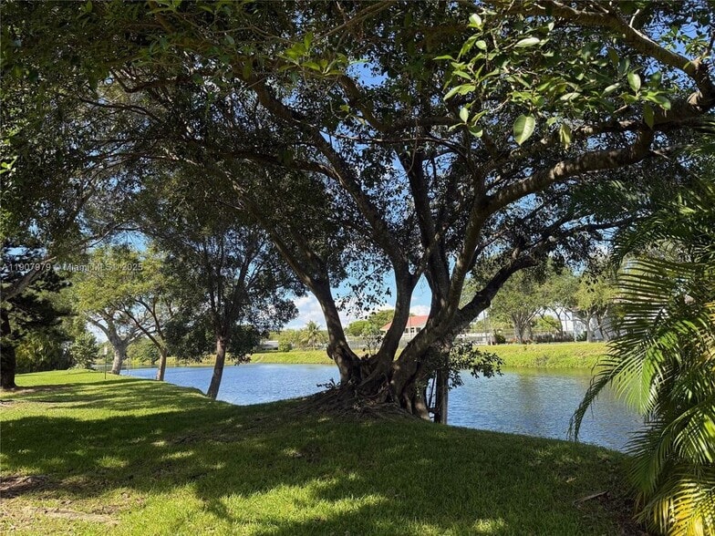 Building Photo - 7985 SW 86th St