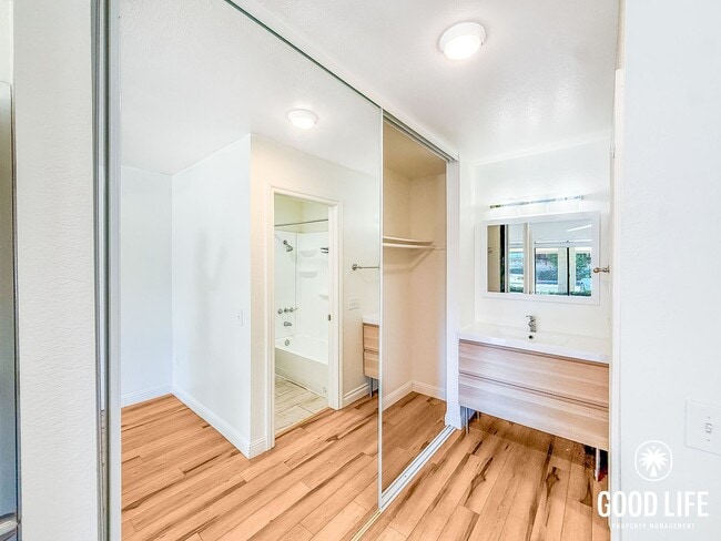 Building Photo - SD: Bright 1BD/1BA Condo in Mira Mesa with Pool, Private Patio & Reserved Parking