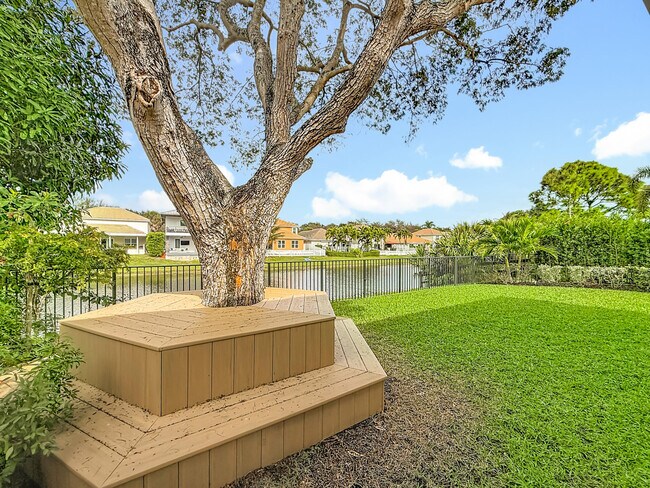 Building Photo - 1143 Canoe Point