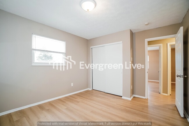 Building Photo - 3020 Rivercliff Rd