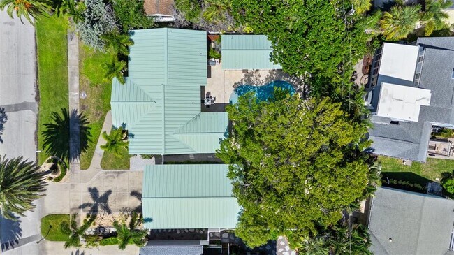 Building Photo - 759 Lantana Ave