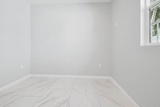 Building Photo - 6134 Fair Ave