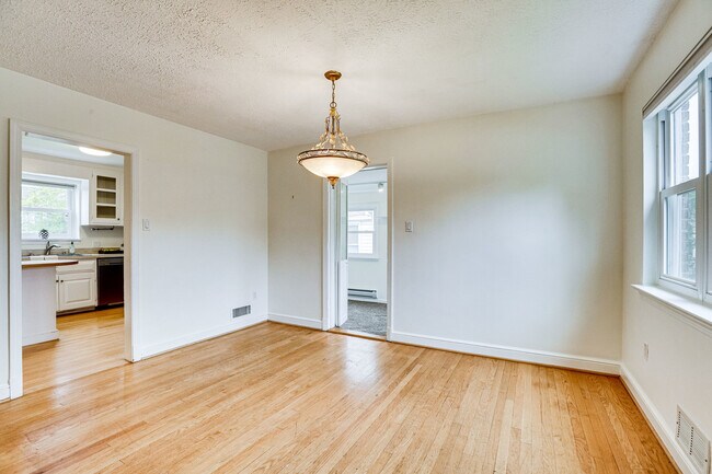 Building Photo - 5610 Wilson Blvd