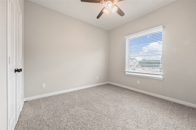 Building Photo - 14010 Longstreet Rd