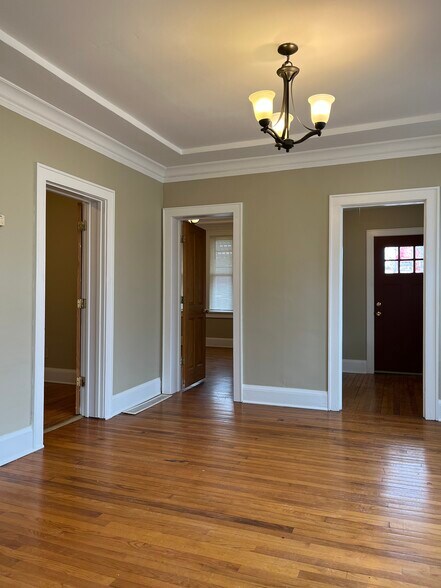 Building Photo - 3100 S Griffin Ave