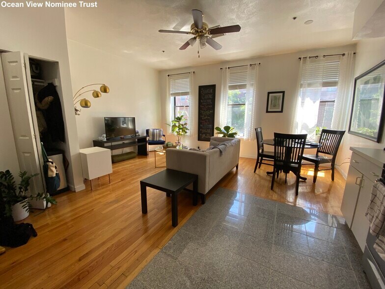 Building Photo - 240 Hanover St