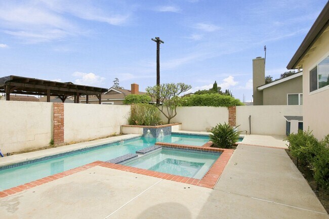 Building Photo - 2779 Cornell Pl