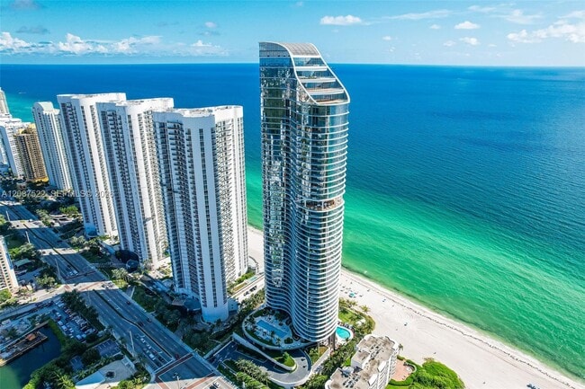 Building Photo - 15701 Collins Ave