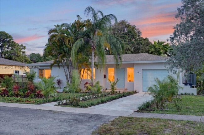 Building Photo - 1250 NE 133rd St