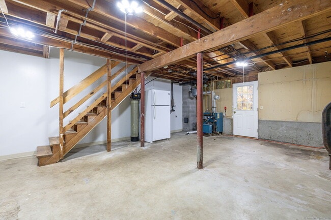 Building Photo - 75 Daniel St