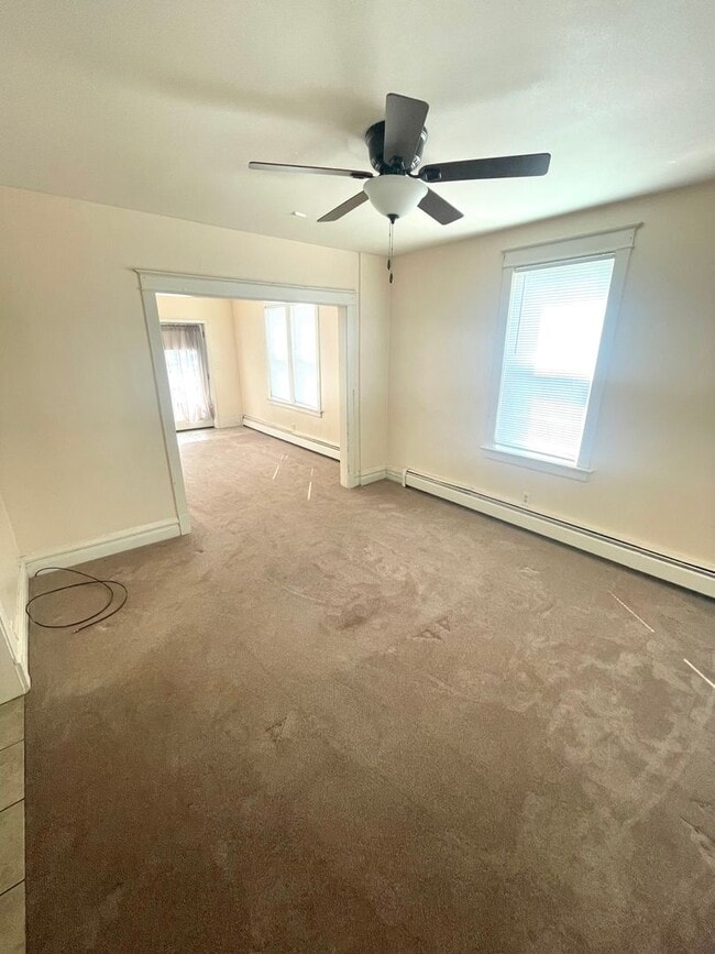 Building Photo - AVAILABLE NOW! - Gorgeous 3 Bedroom 1 Bath...