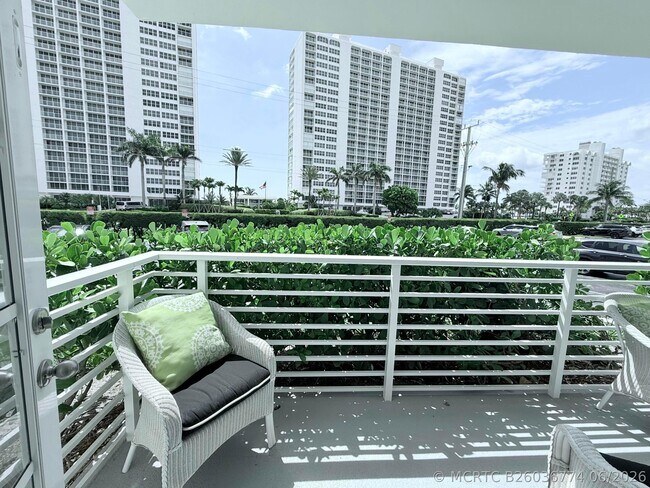 Building Photo - 2851 S Ocean Blvd