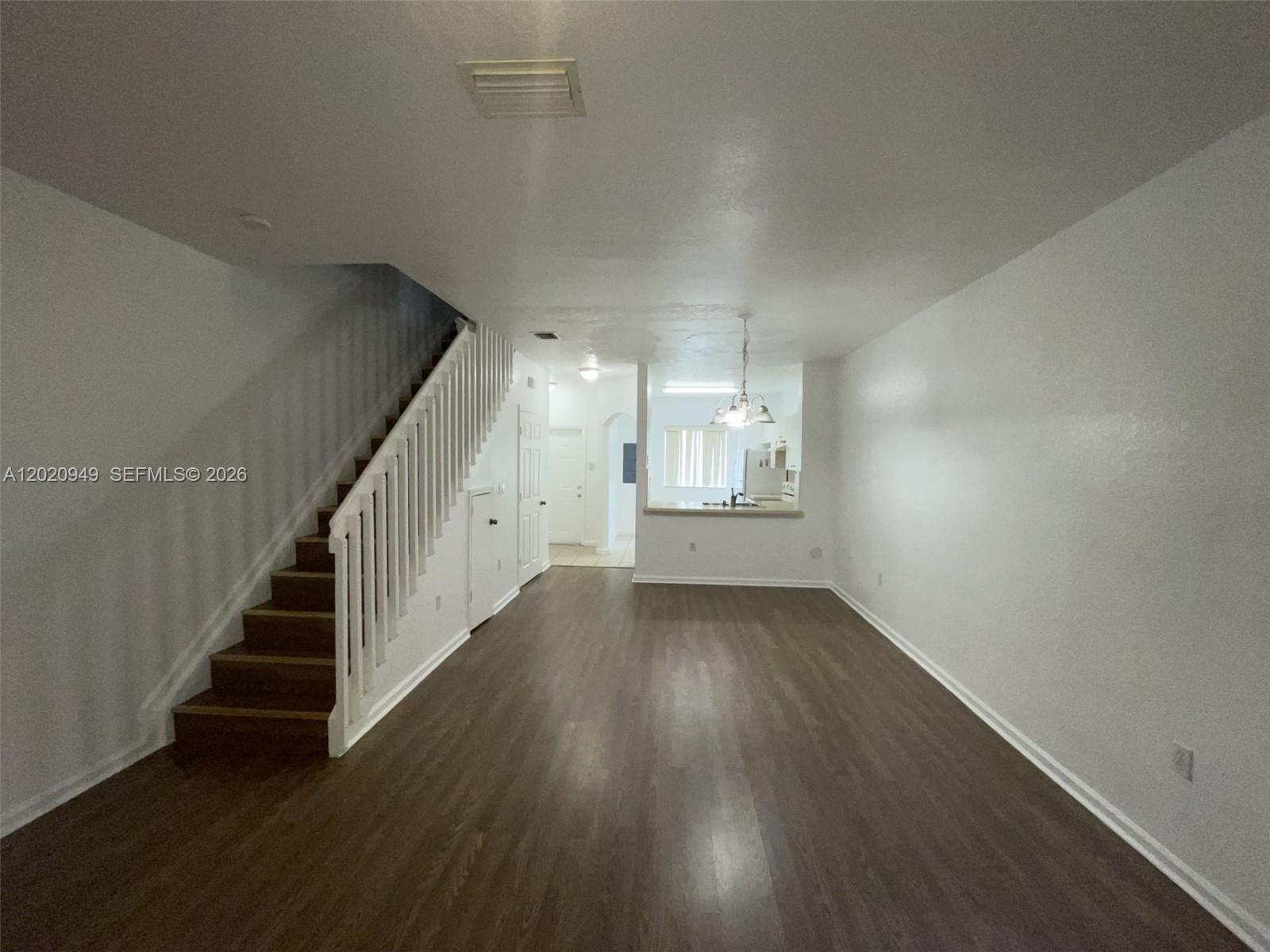 Building Photo - 8835 S Isles Cir
