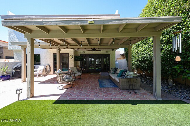 Building Photo - 8085 E Del Trigo
