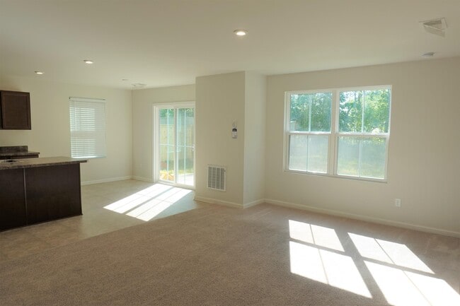 Building Photo - 1025 Joseph Ct