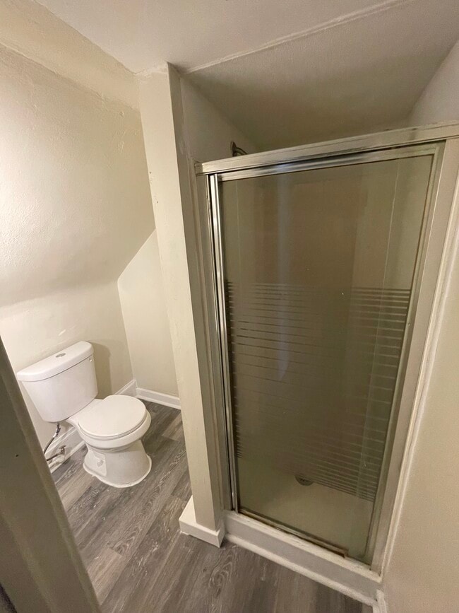 Building Photo - 1467 Division St