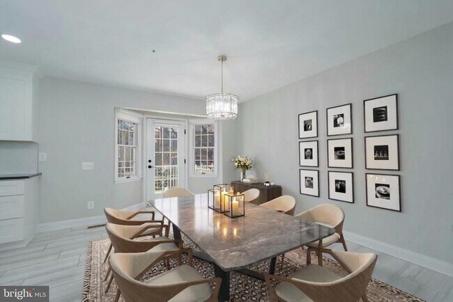 Building Photo - 28 Sterling Ct