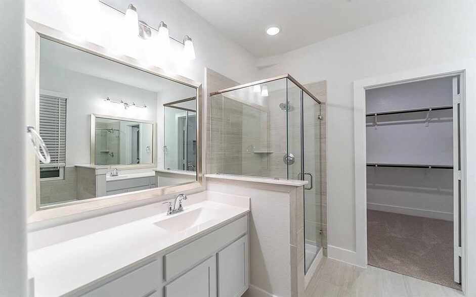 Building Photo - 213 Alicante Ln