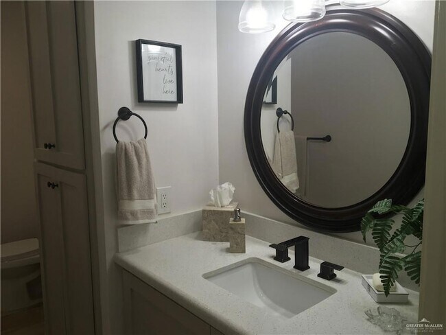 Building Photo - 700 Fern Ave W