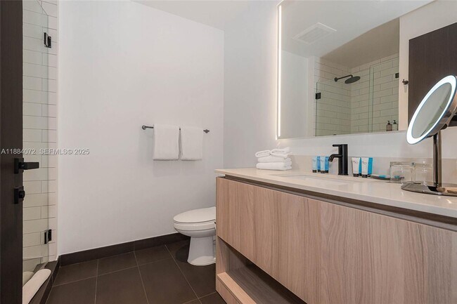 Building Photo - 398 NE 5th St