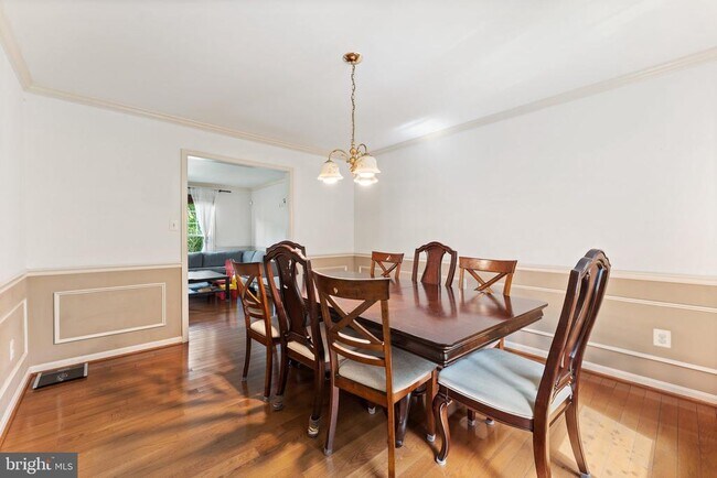 Building Photo - 8000 Sandburg Ct