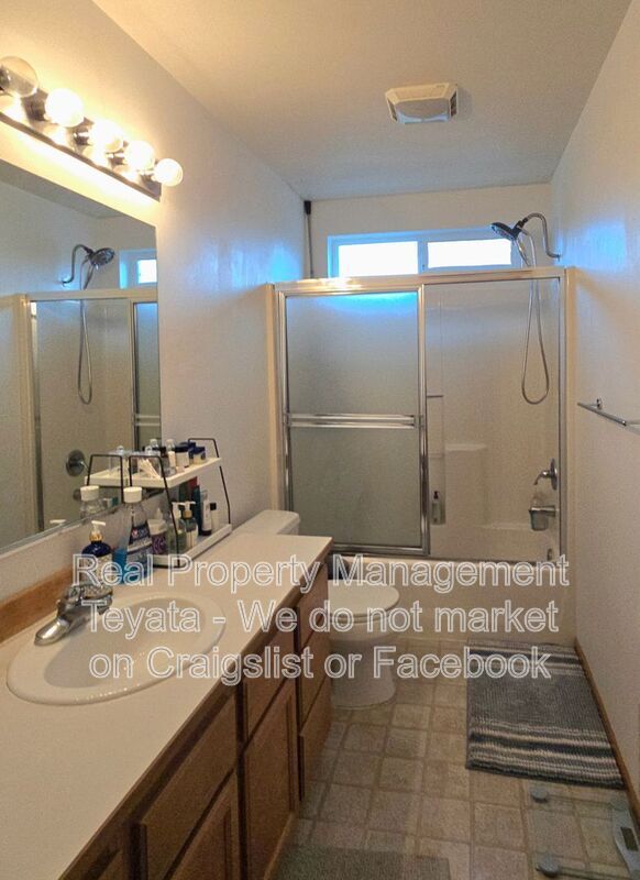 Building Photo - 2824 Valencia St