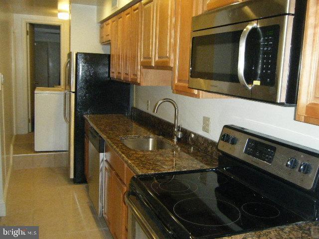 Building Photo - 1906 Fairmount Ave