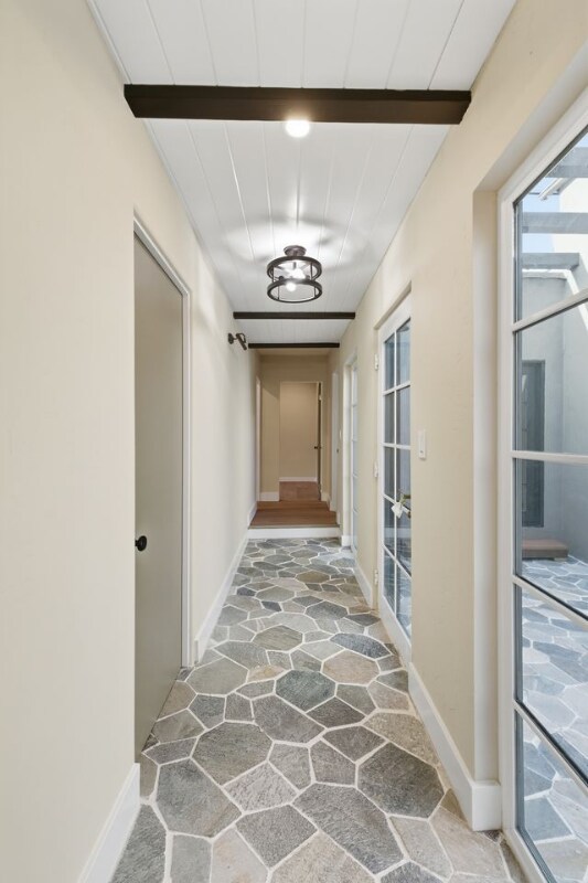 Building Photo - 3608 Wilshire Terrace