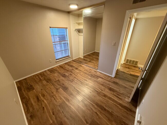Building Photo - 1111 Maxwell Ave