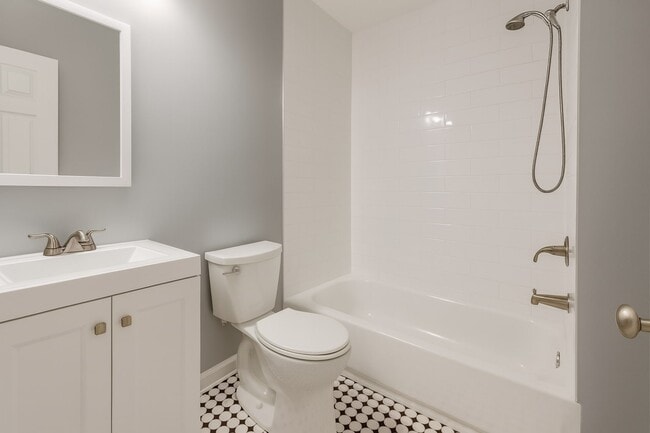 Building Photo - 7019 Saybrook Ave