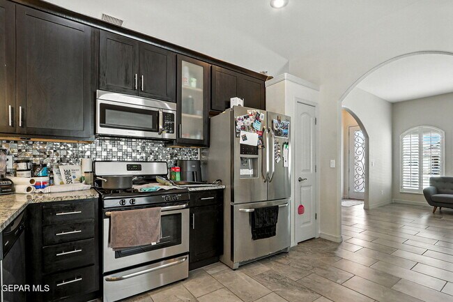 Building Photo - 14812 Hunters Grove Ave