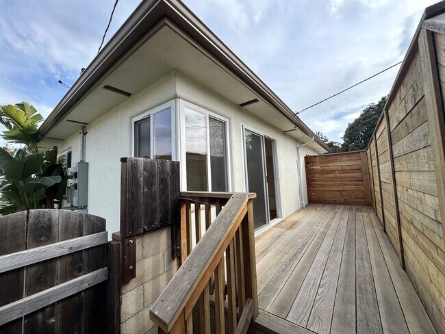 Building Photo - 225-229 Lynn Drive