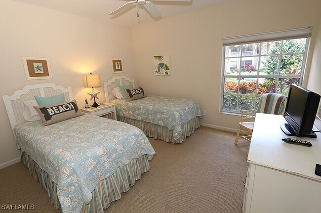 Building Photo - 4250 Lake Forest Dr