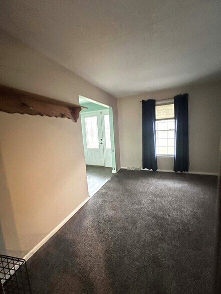 Building Photo - 1820 Perry Crossing Rd