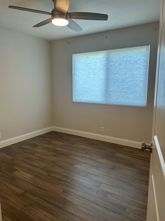 Building Photo - Updated Home