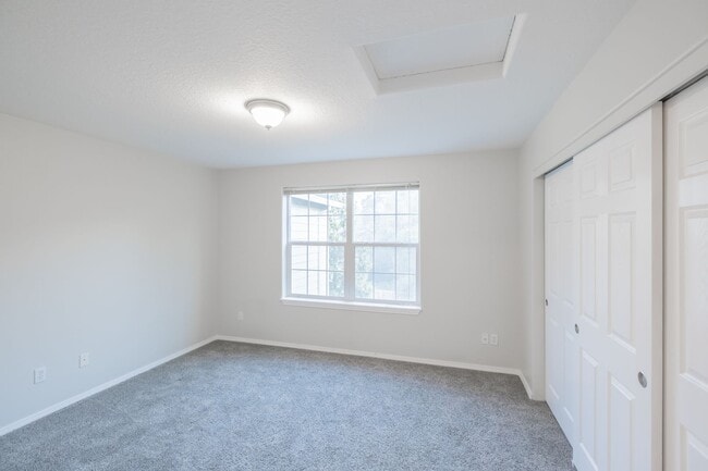 Building Photo - Stylish 2-Bedroom Condo Near OSU – Spaciou...