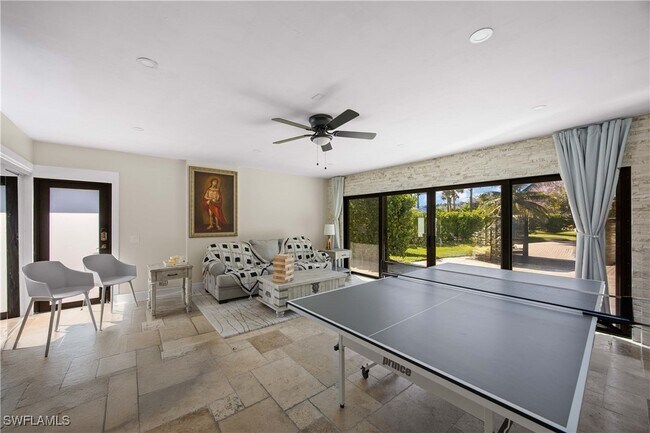 Building Photo - 1890 Oakes Blvd