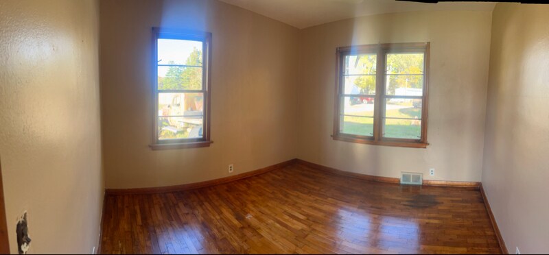 Building Photo - 2581 E Main St