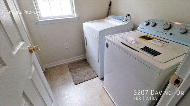 Building Photo - 3207 Davinci Dr