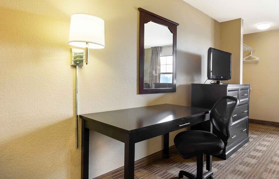 Building Photo - Furnished Studio-Chicago - Burr Ridge