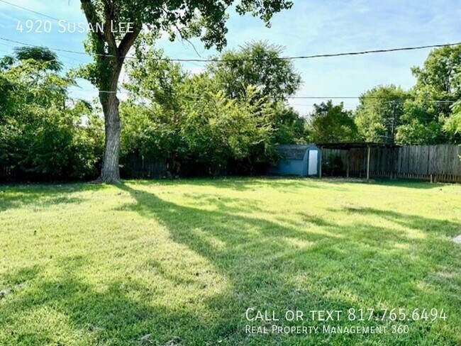Building Photo - 4920 Susan Lee Ln