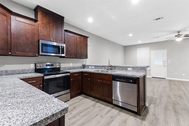 Building Photo - 124 Artesian Way