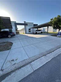 Building Photo - 1412 S Iris St