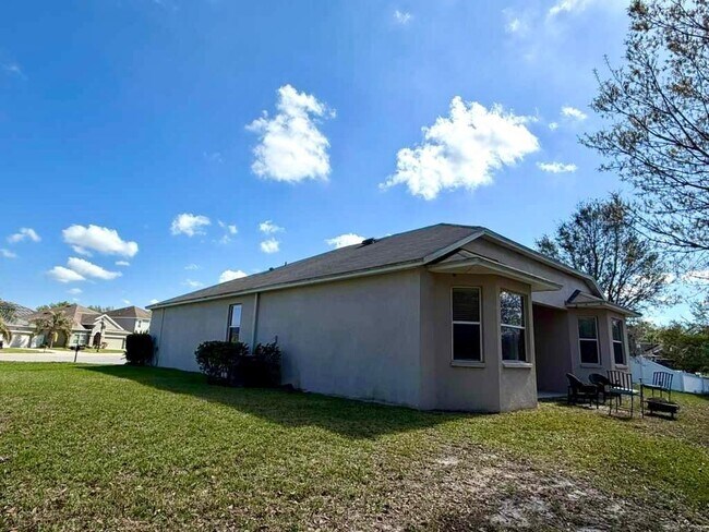 Building Photo - 32914 Hillman Ct