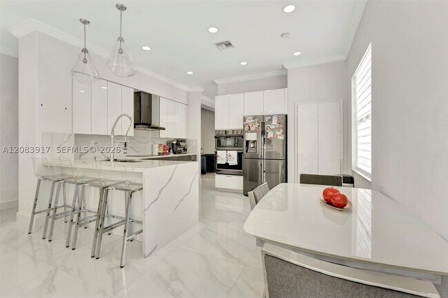 Building Photo - 2102 SW 176th Ave