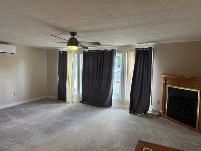 Building Photo - ROOM TO ROAM! SPACIOUS VIENNA RANCH-STYLE ...