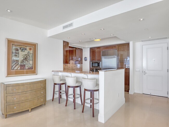 Building Photo - 2700 N Ocean Dr