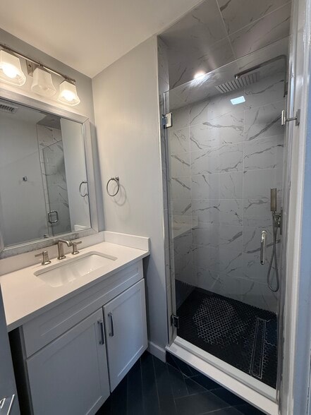 Building Photo - 19 Chase St