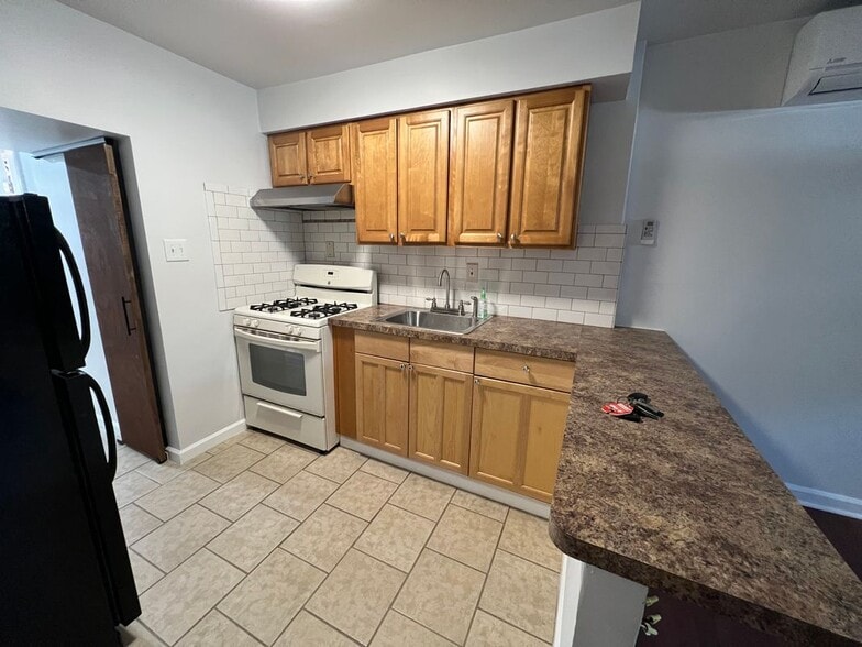 Building Photo - 2828 Brighton Pl